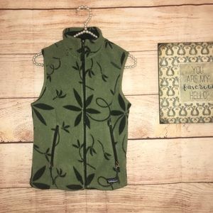Patagonia Women’s Small green winter vest